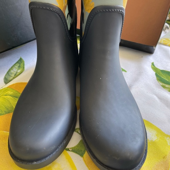 Authentic Coach boots - Picture 6 of 11